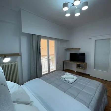 Cute And Cozy Apartment-2